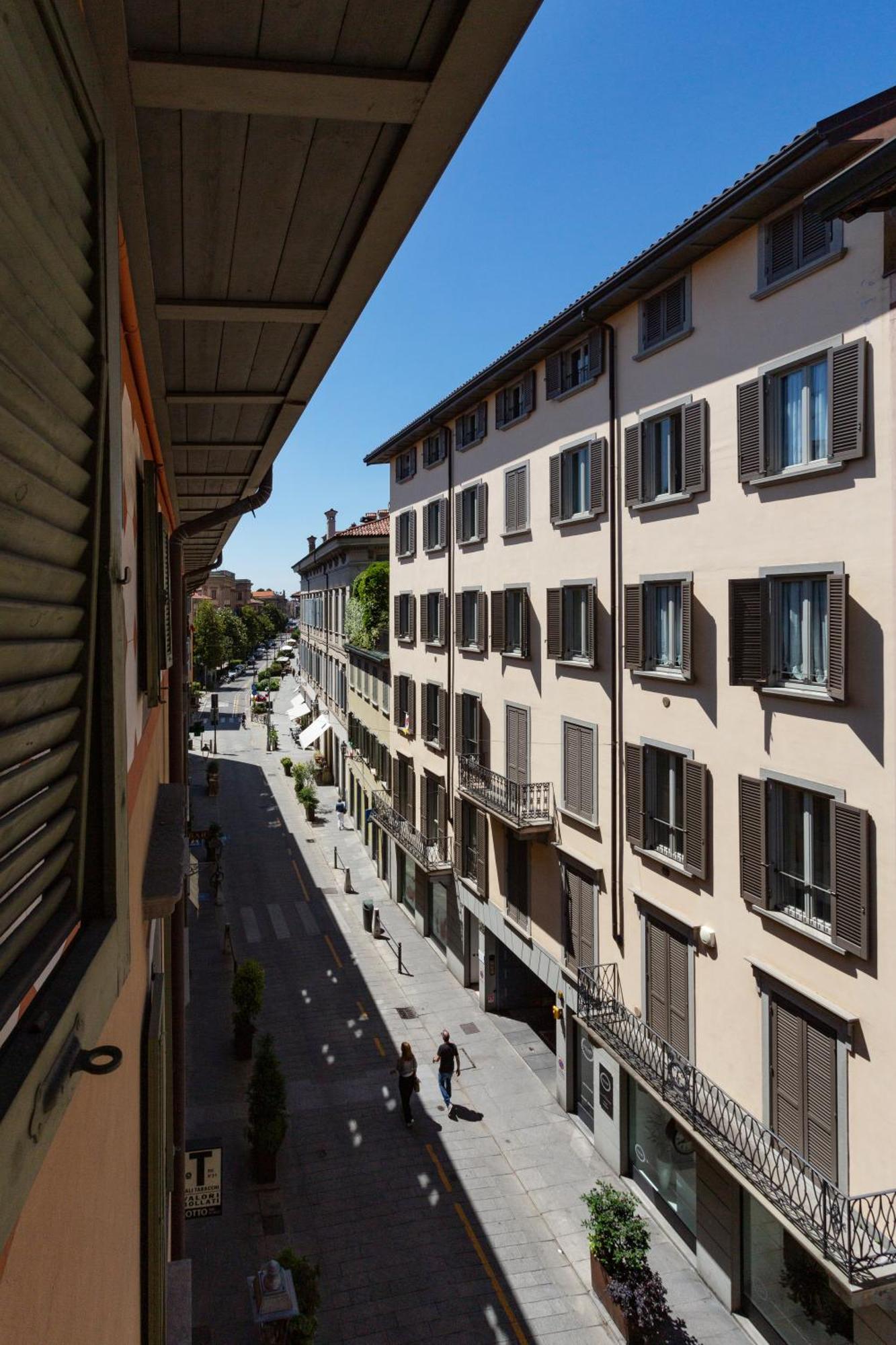 La Castellana Lägenhet Bergamo Exteriör bild